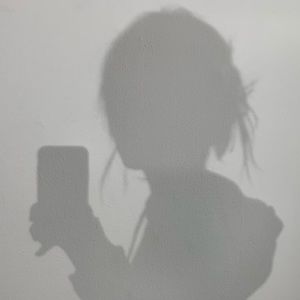 Meet your Posher, Liana